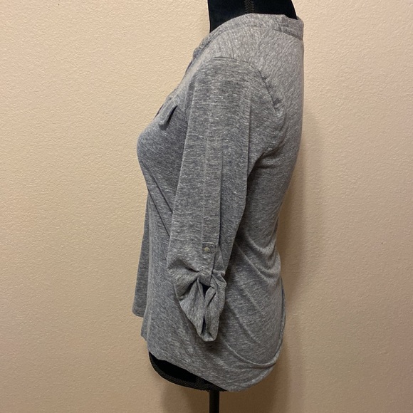 ❤️ 2 for $10 Gray 3/4 Sleeve Shirt - Picture 2 of 8